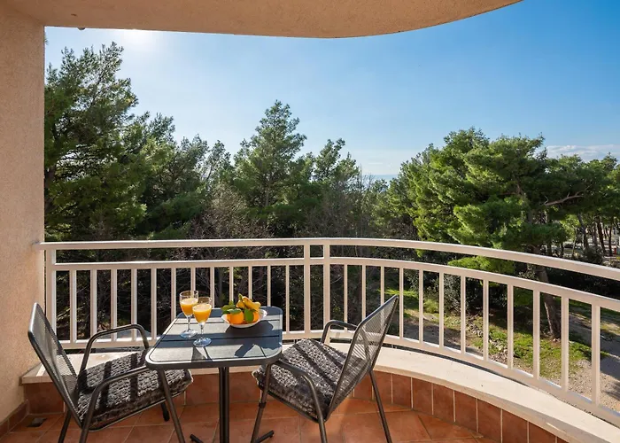 Jasna - Free Parking Makarska